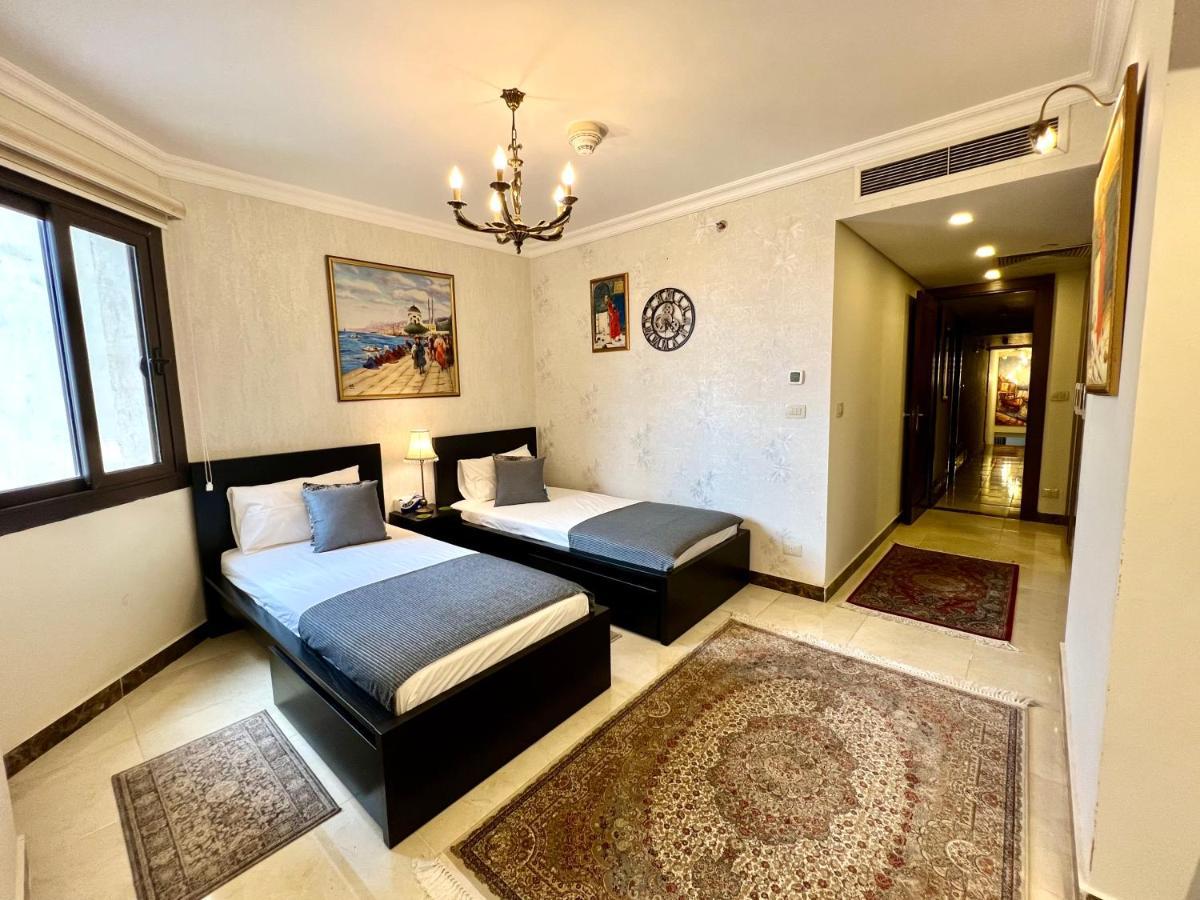 Luxury Hotel Apartment With Pools In Front Auc Il Il Cairo Esterno foto